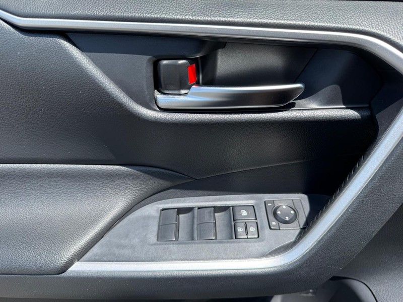 Toyota RAV4 Vehicle Image 26