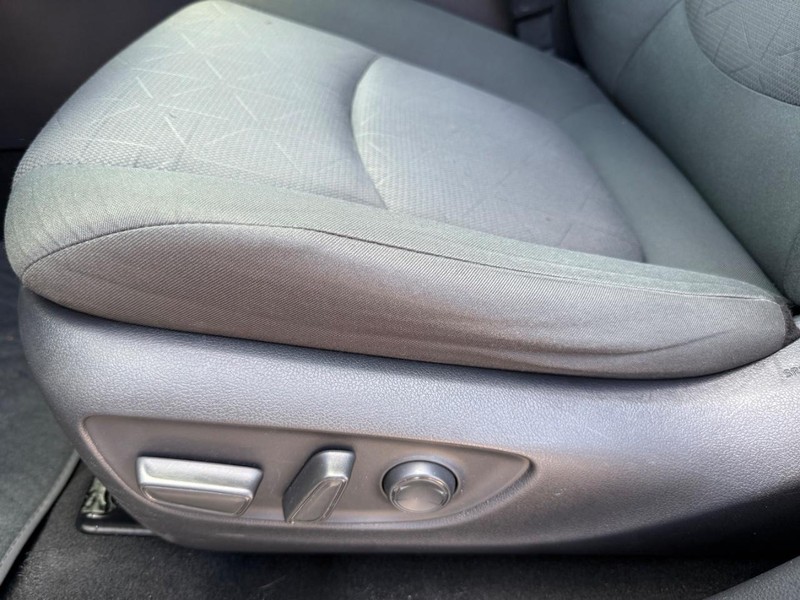 Toyota RAV4 Vehicle Image 27