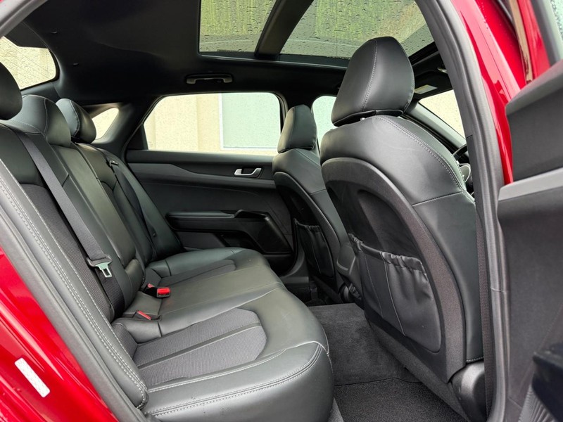 Kia K5 Vehicle Image 10