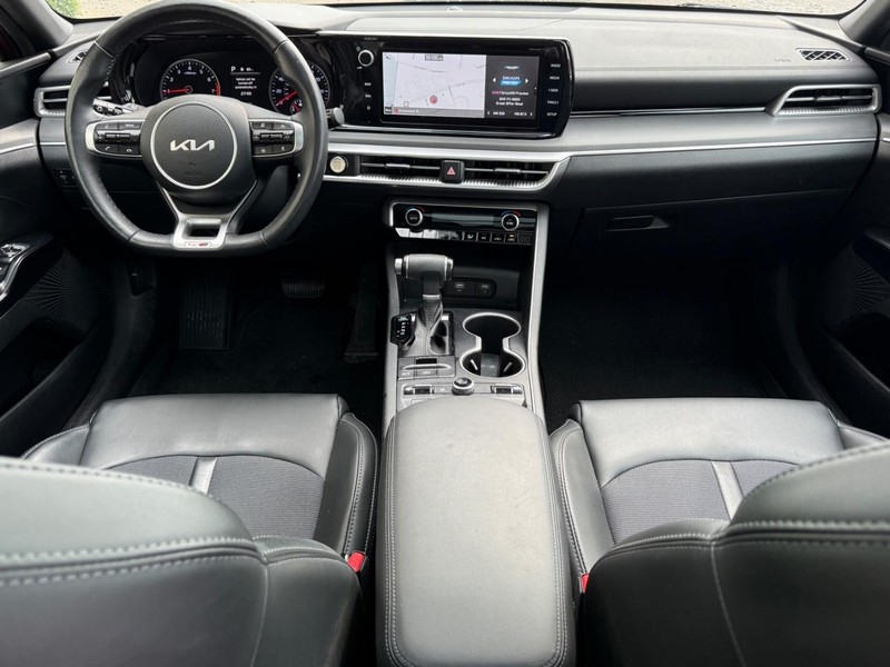 Kia K5 Vehicle Image 12
