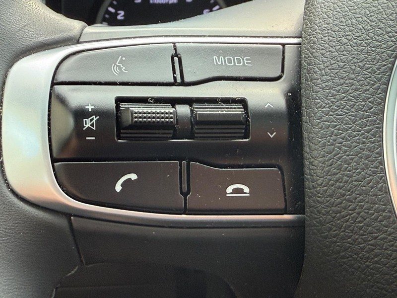 Kia K5 Vehicle Image 14