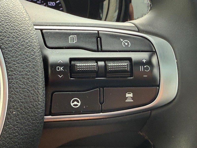 Kia K5 Vehicle Image 15