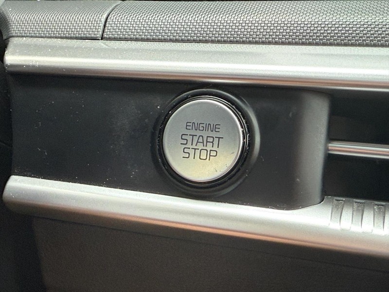 Kia K5 Vehicle Image 16