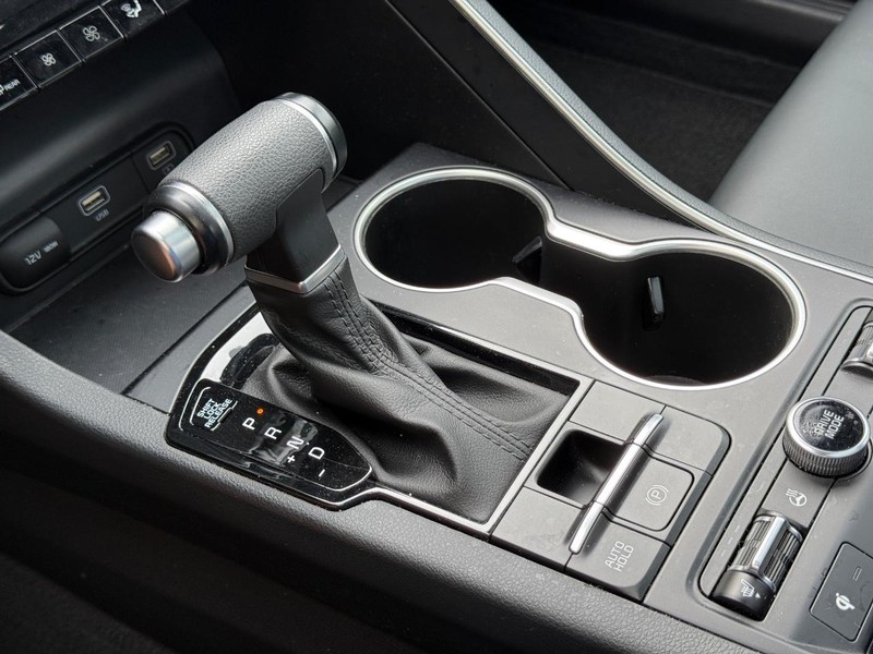 Kia K5 Vehicle Image 20