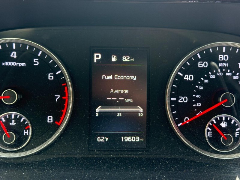 Kia K5 Vehicle Image 23