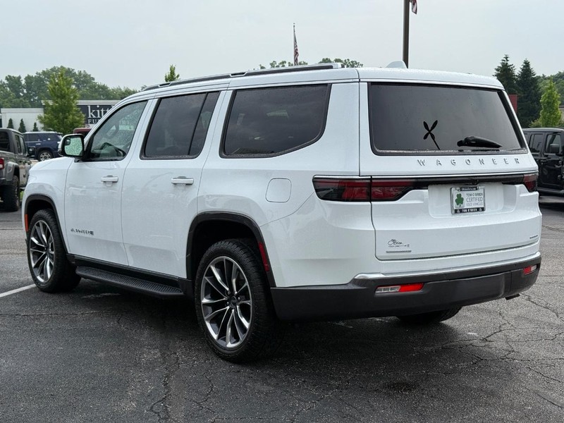 Jeep Wagoneer Vehicle Image 05