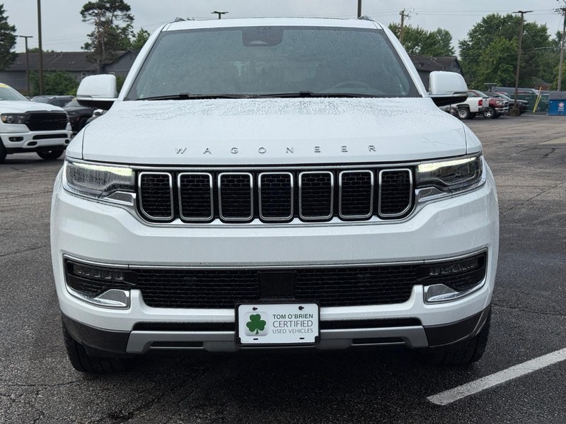 Jeep Wagoneer Vehicle Image 09