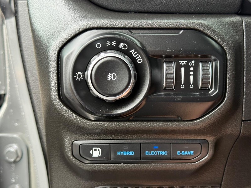 Jeep Wrangler 4xe Vehicle Image 23