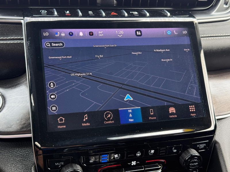 Jeep Grand Cherokee L Vehicle Image 19