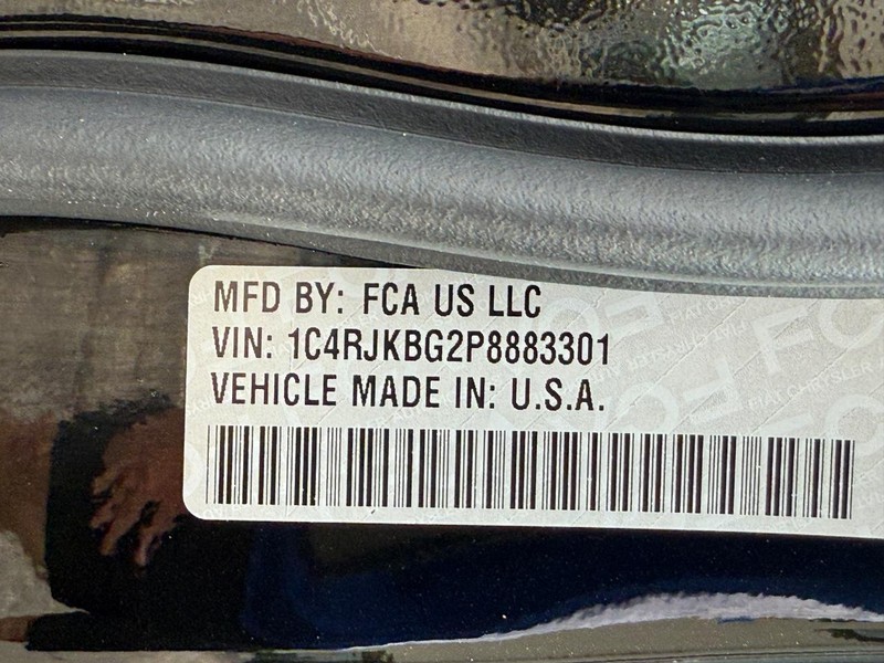 Jeep Grand Cherokee L Vehicle Image 29