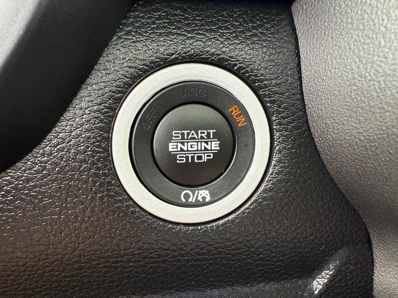 Ram 1500 Vehicle Image 16