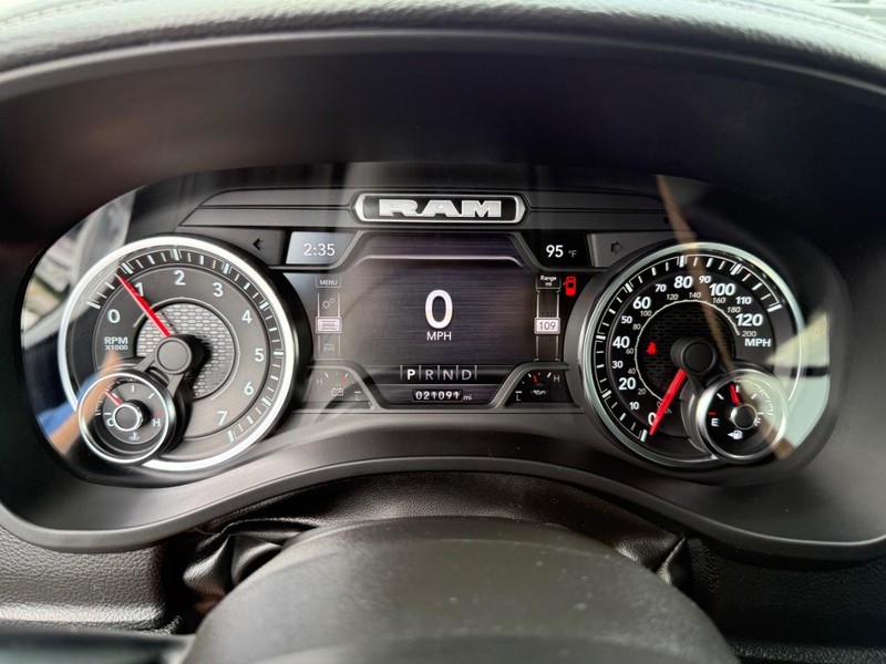 Ram 1500 Vehicle Image 21