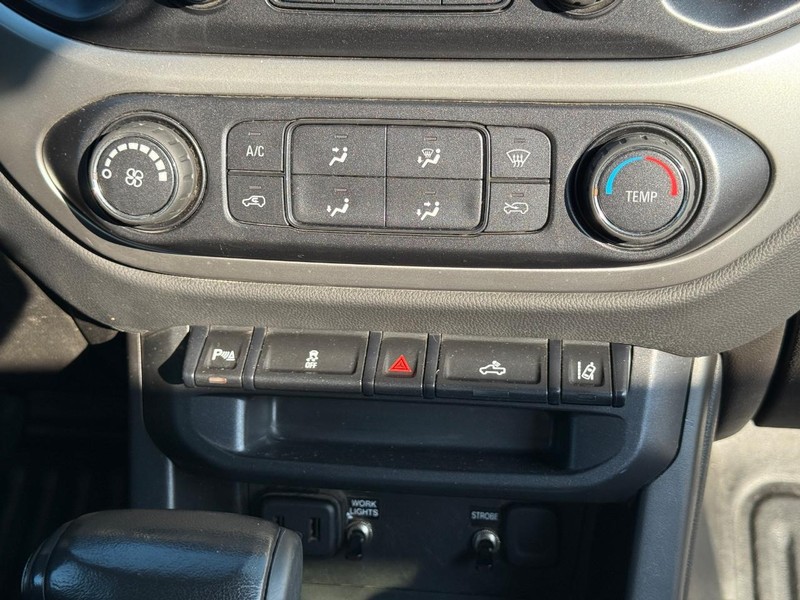Chevrolet Colorado Vehicle Image 17