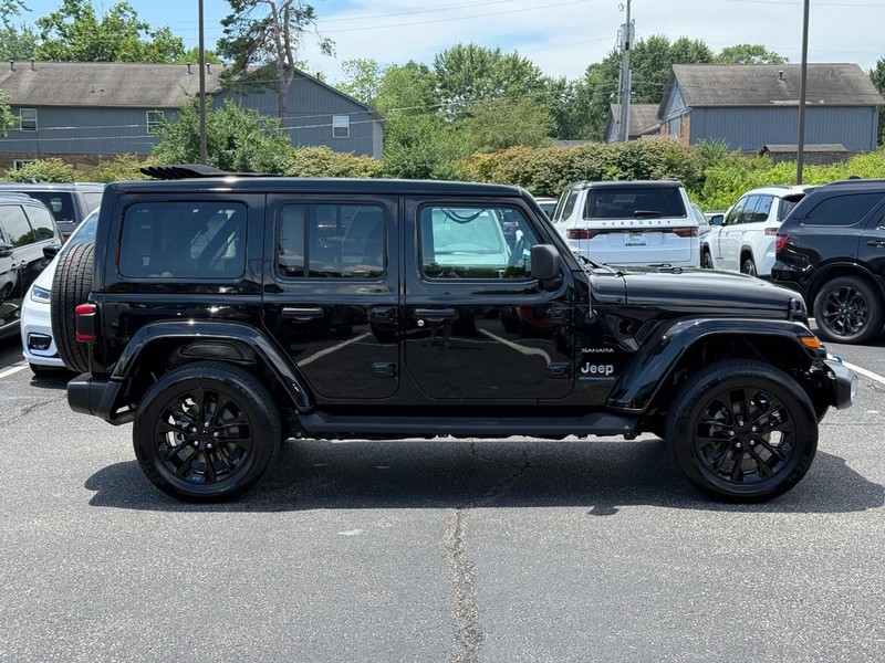 Jeep Wrangler 4xe Vehicle Image 02