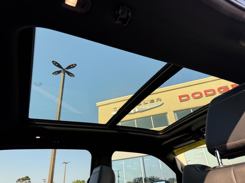 Ram 1500 Vehicle Image 11