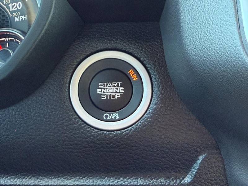 Ram 1500 Vehicle Image 16