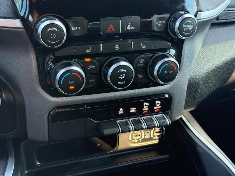 Ram 1500 Vehicle Image 21