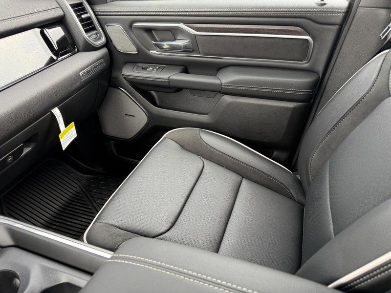 Ram 1500 Vehicle Image 16