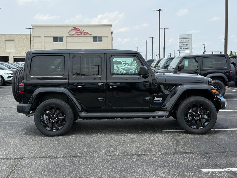 Jeep Wrangler 4xe Vehicle Image 02
