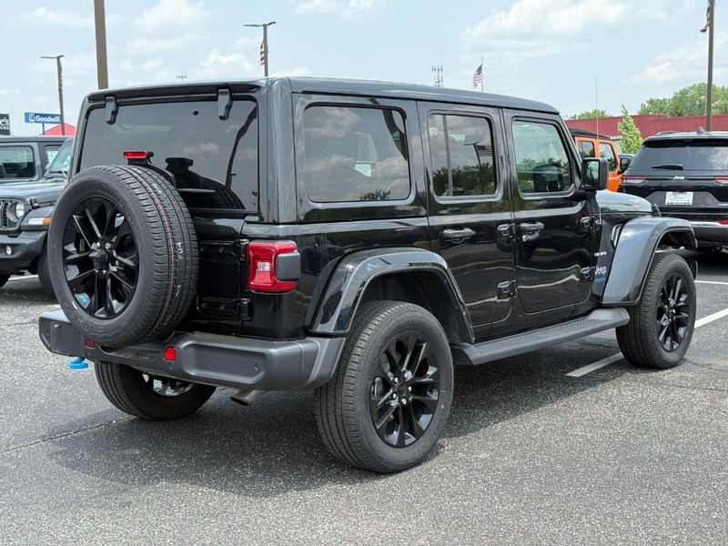 Jeep Wrangler 4xe Vehicle Image 03