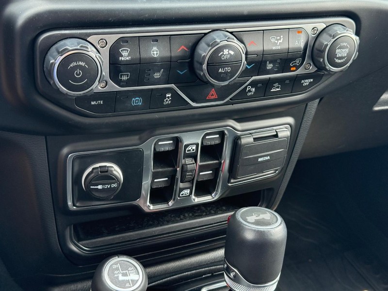 Jeep Wrangler 4xe Vehicle Image 23