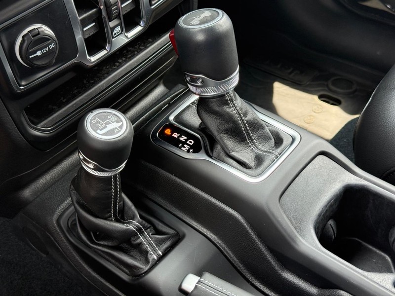 Jeep Wrangler 4xe Vehicle Image 24