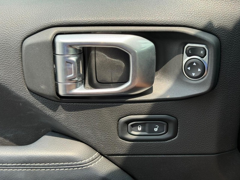 Jeep Wrangler 4xe Vehicle Image 28