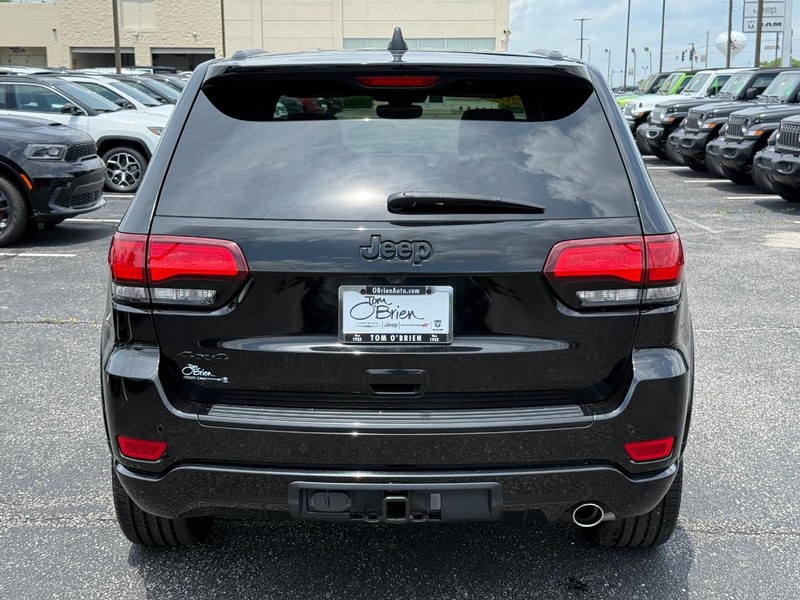 Jeep Grand Cherokee Vehicle Image 04