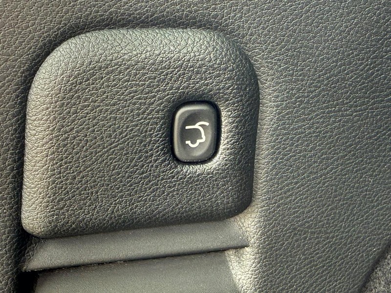 Jeep Grand Cherokee Vehicle Image 08