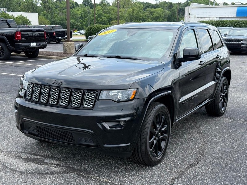 Jeep Grand Cherokee Vehicle Image 09