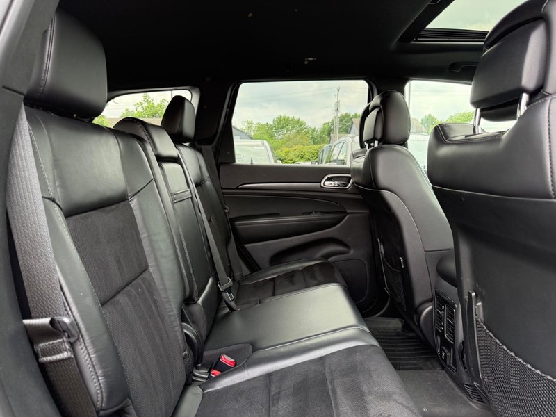 Jeep Grand Cherokee Vehicle Image 11