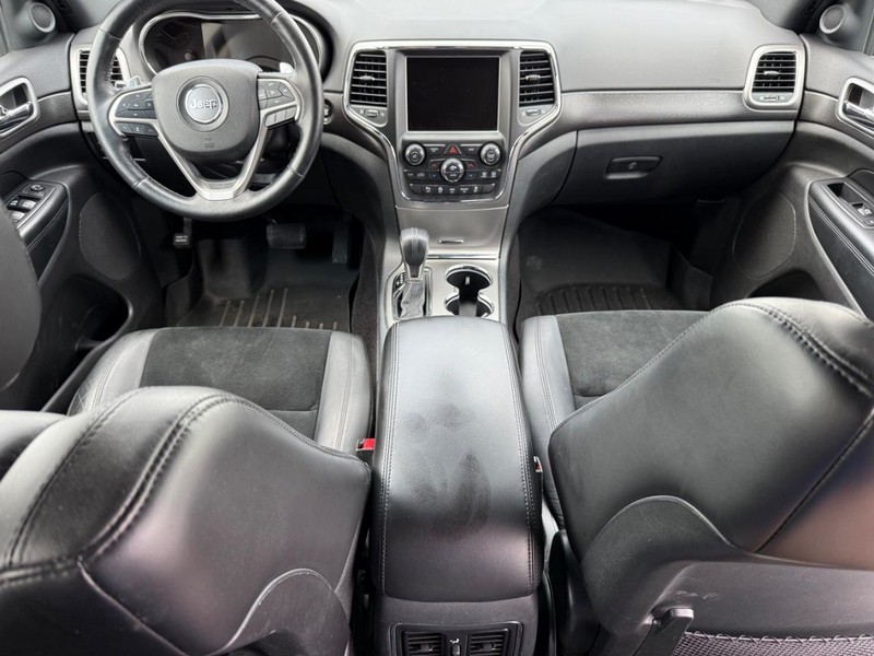 Jeep Grand Cherokee Vehicle Image 13