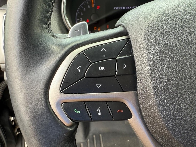 Jeep Grand Cherokee Vehicle Image 15