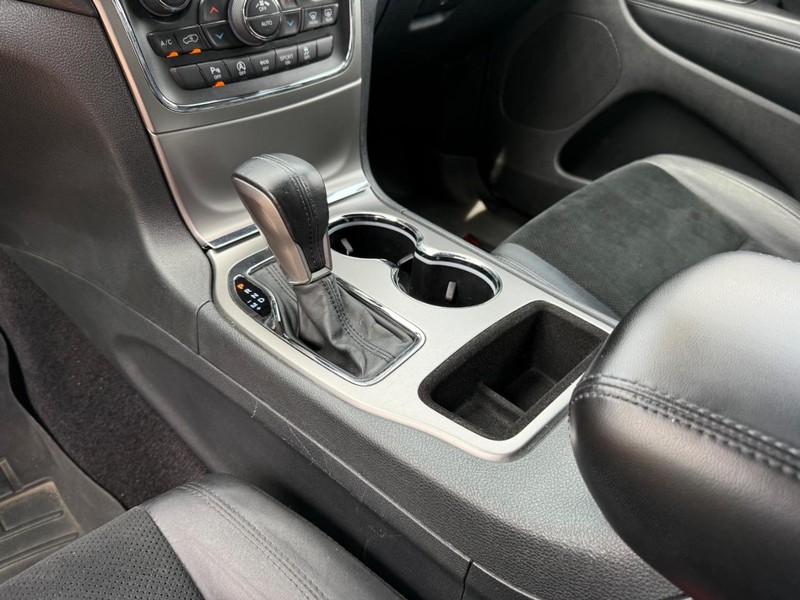 Jeep Grand Cherokee Vehicle Image 22