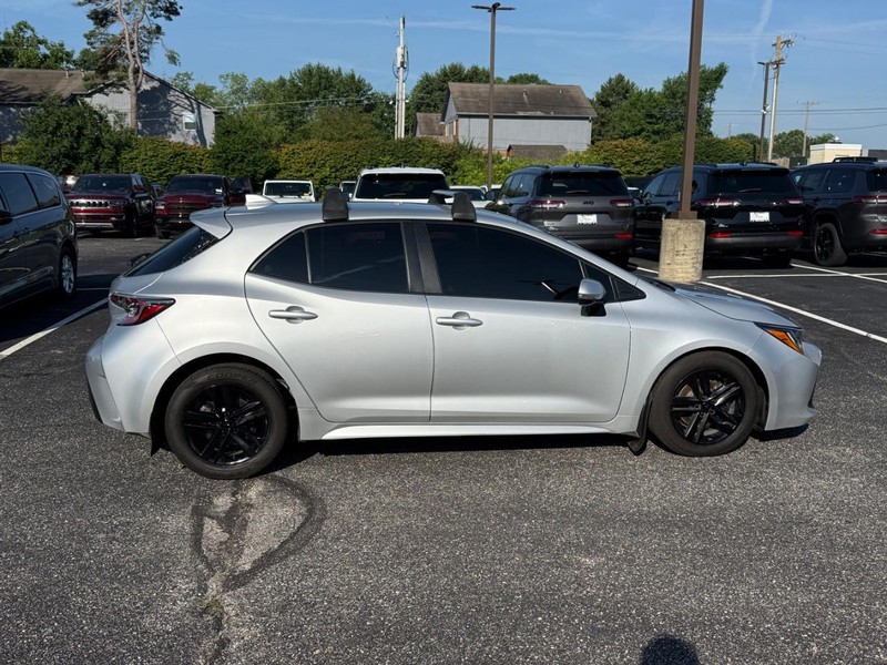 Toyota Corolla Hatchback Vehicle Image 02