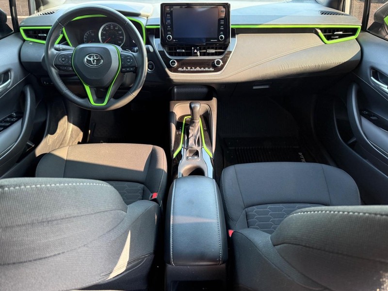 Toyota Corolla Hatchback Vehicle Image 11