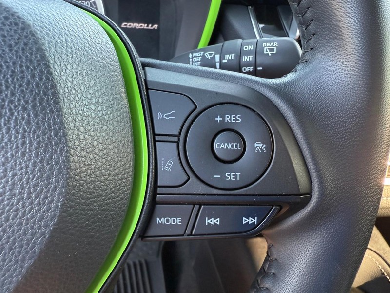 Toyota Corolla Hatchback Vehicle Image 14