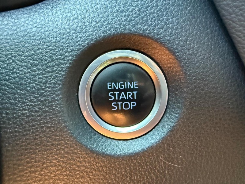 Toyota Corolla Hatchback Vehicle Image 15