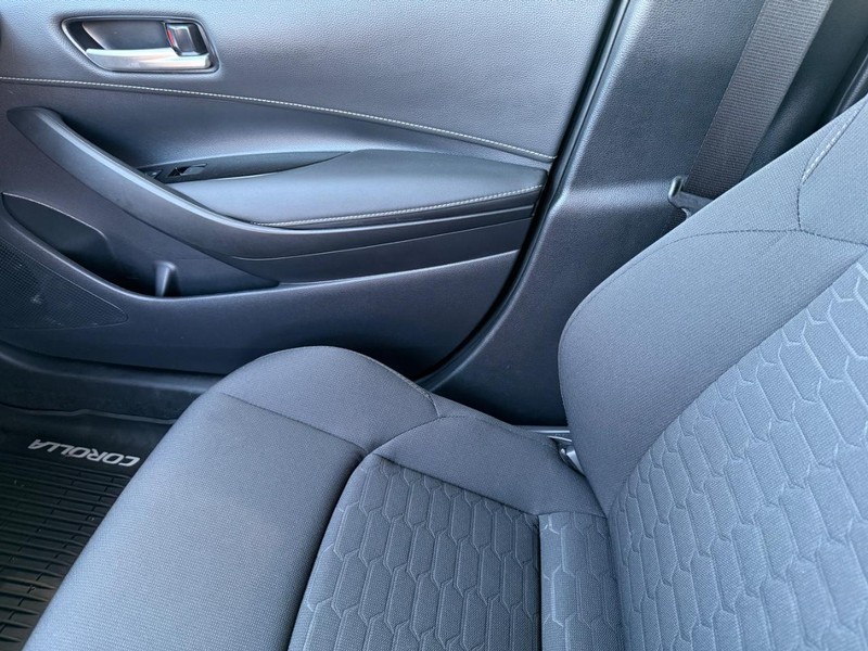 Toyota Corolla Hatchback Vehicle Image 20