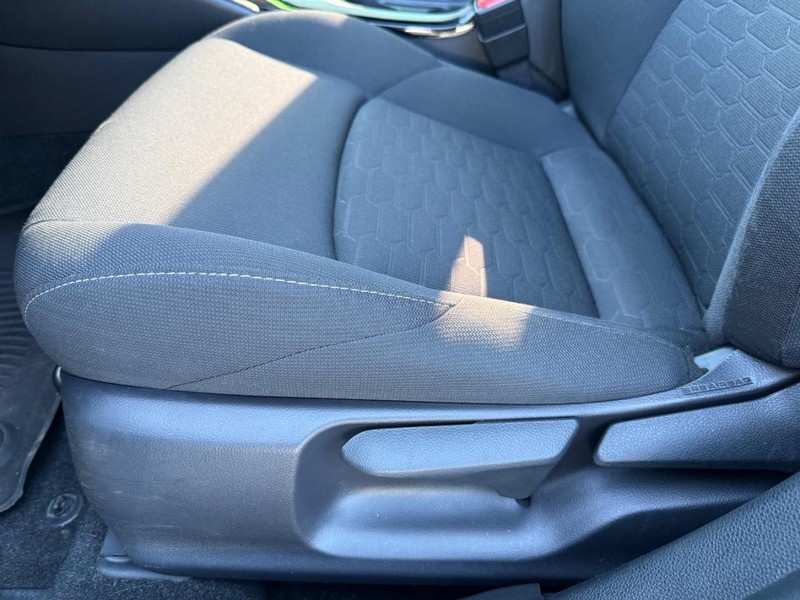 Toyota Corolla Hatchback Vehicle Image 24
