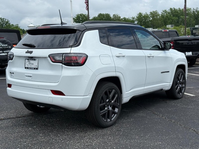 Jeep Compass Vehicle Image 03