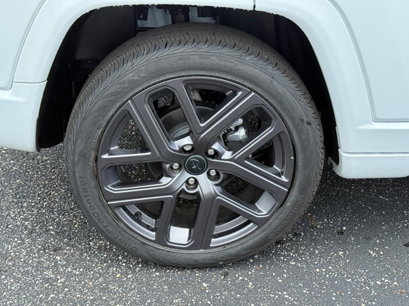 Jeep Compass Vehicle Image 04