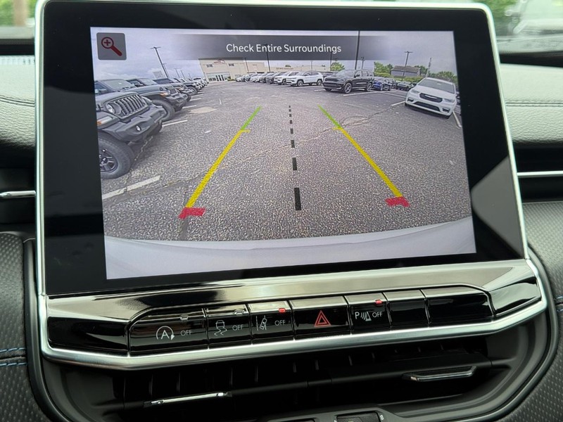 Jeep Compass Vehicle Image 13