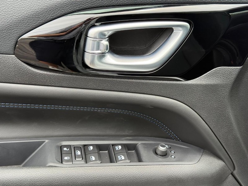 Jeep Compass Vehicle Image 20