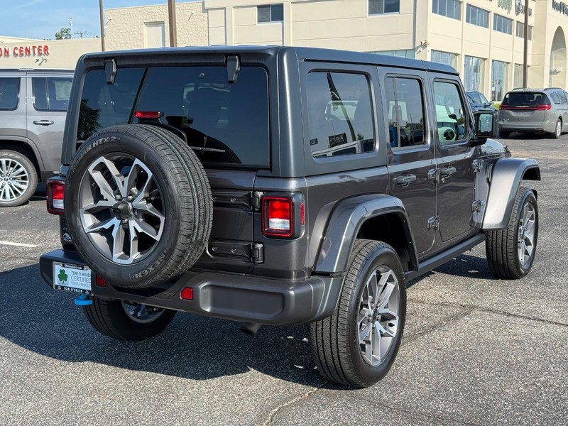 Jeep Wrangler 4xe Vehicle Image 03