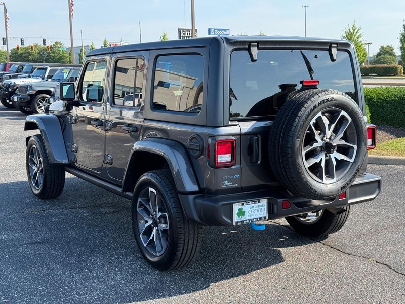 Jeep Wrangler 4xe Vehicle Image 05