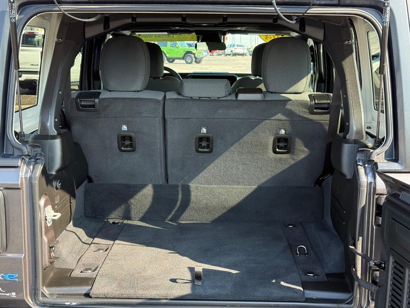Jeep Wrangler 4xe Vehicle Image 07