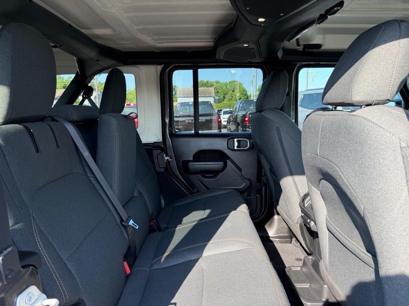 Jeep Wrangler 4xe Vehicle Image 10