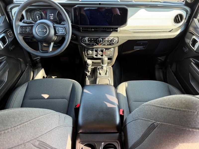 Jeep Wrangler 4xe Vehicle Image 11