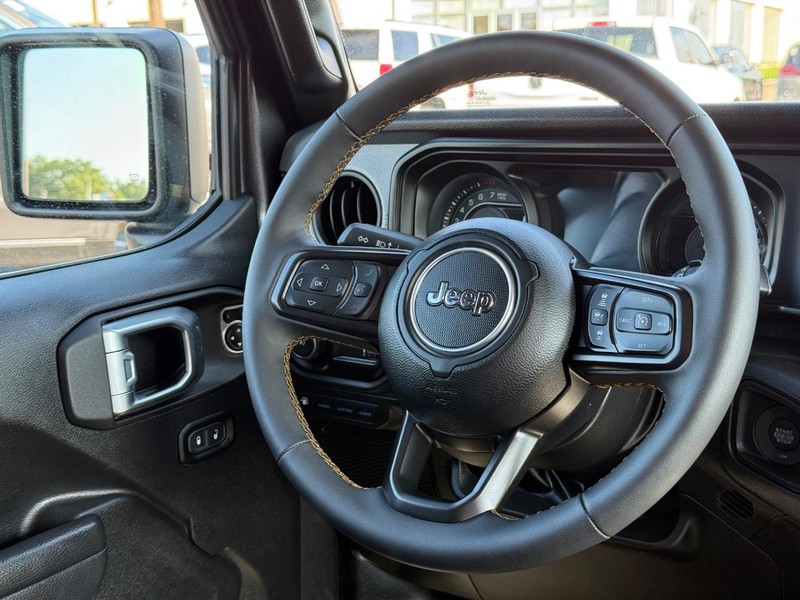 Jeep Wrangler 4xe Vehicle Image 12